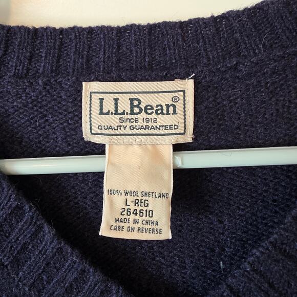 LL Bean Womens 100% Wool V-neck Sweater Size Large Navy Blue - Picture 3 of 3
